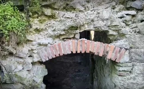 Стара турска баня в курорта Сливенски минерални бани е пред разруха, но привлича туристи ВИДЕО