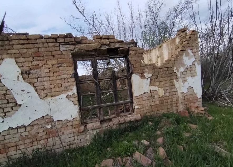 Семейство брои 300 000 лв. за старо българско селско училище, превръща го в нещо уникално СНИМКИ