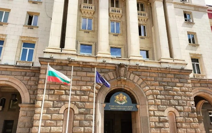Ослепителна красавица влиза в ключово родно министерство СНИМКА