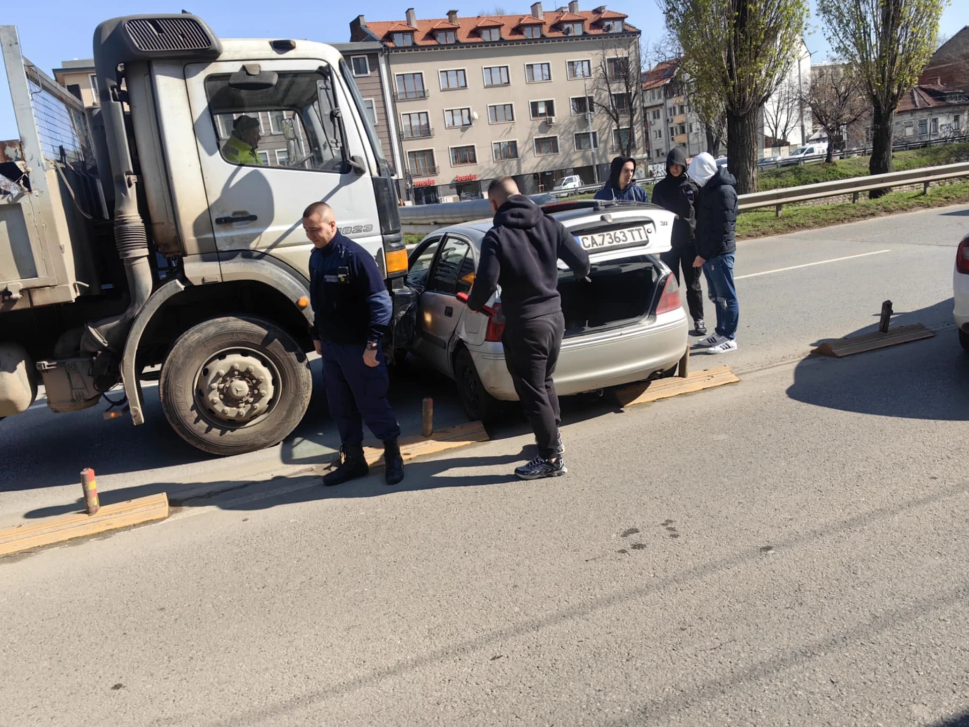 Извънредна ситуация на ключово място в София, веднага дойде полиция СНИМКИ