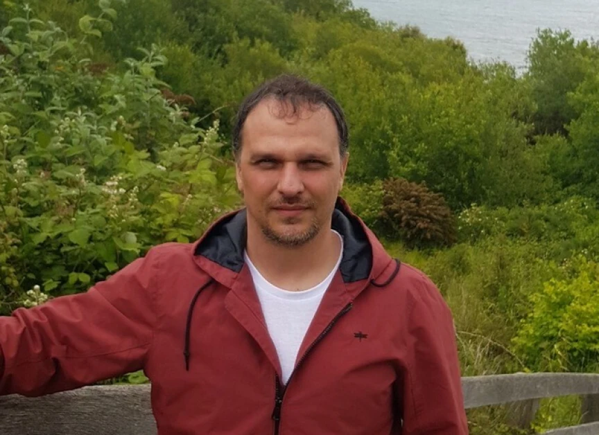 Нашенец с 3 деца стана жертва на брутална измама на Острова, загуби цяло състояние 