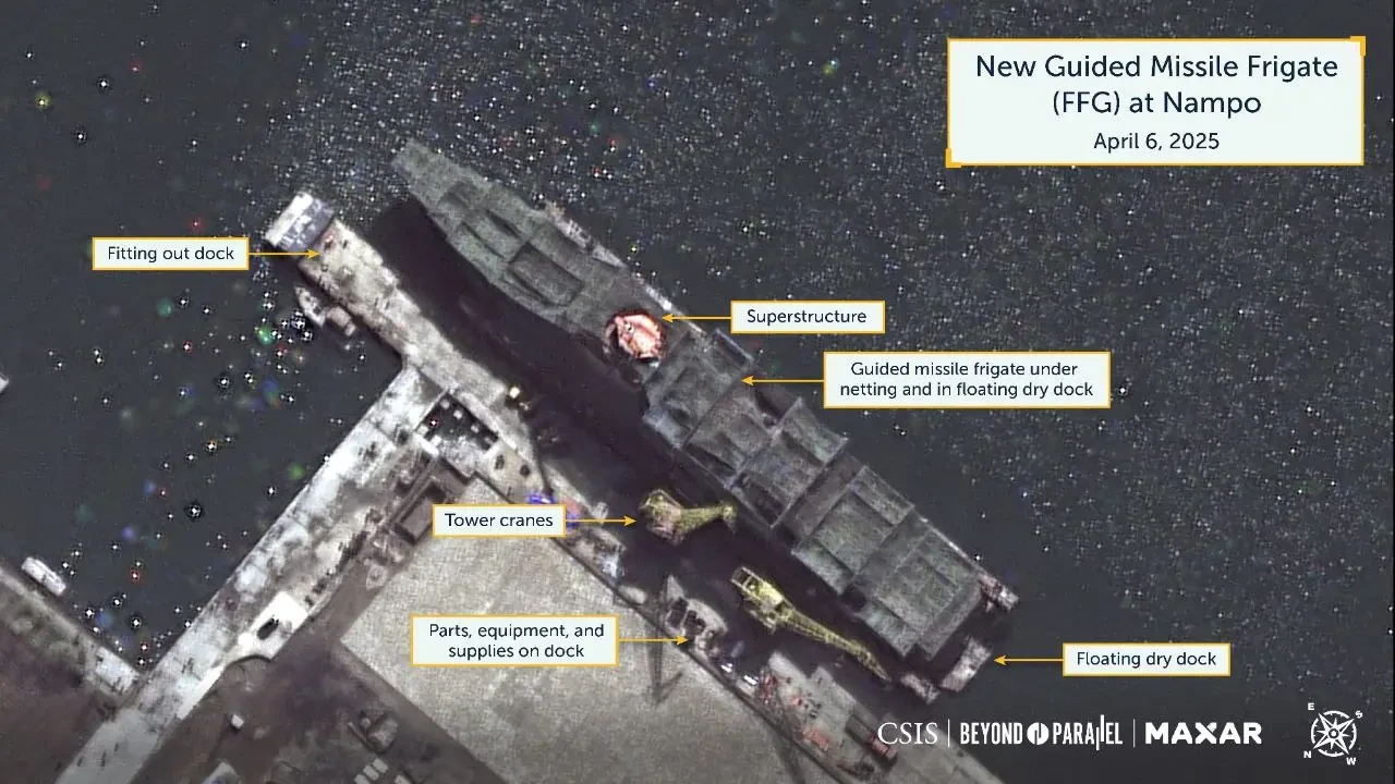 Сателитни СНИМКИ: Северна Корея завършва най-големия си военен кораб