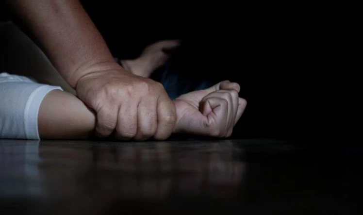 Гнусна секс гавра на полицай с 12-г. момиченце разтърси България 
