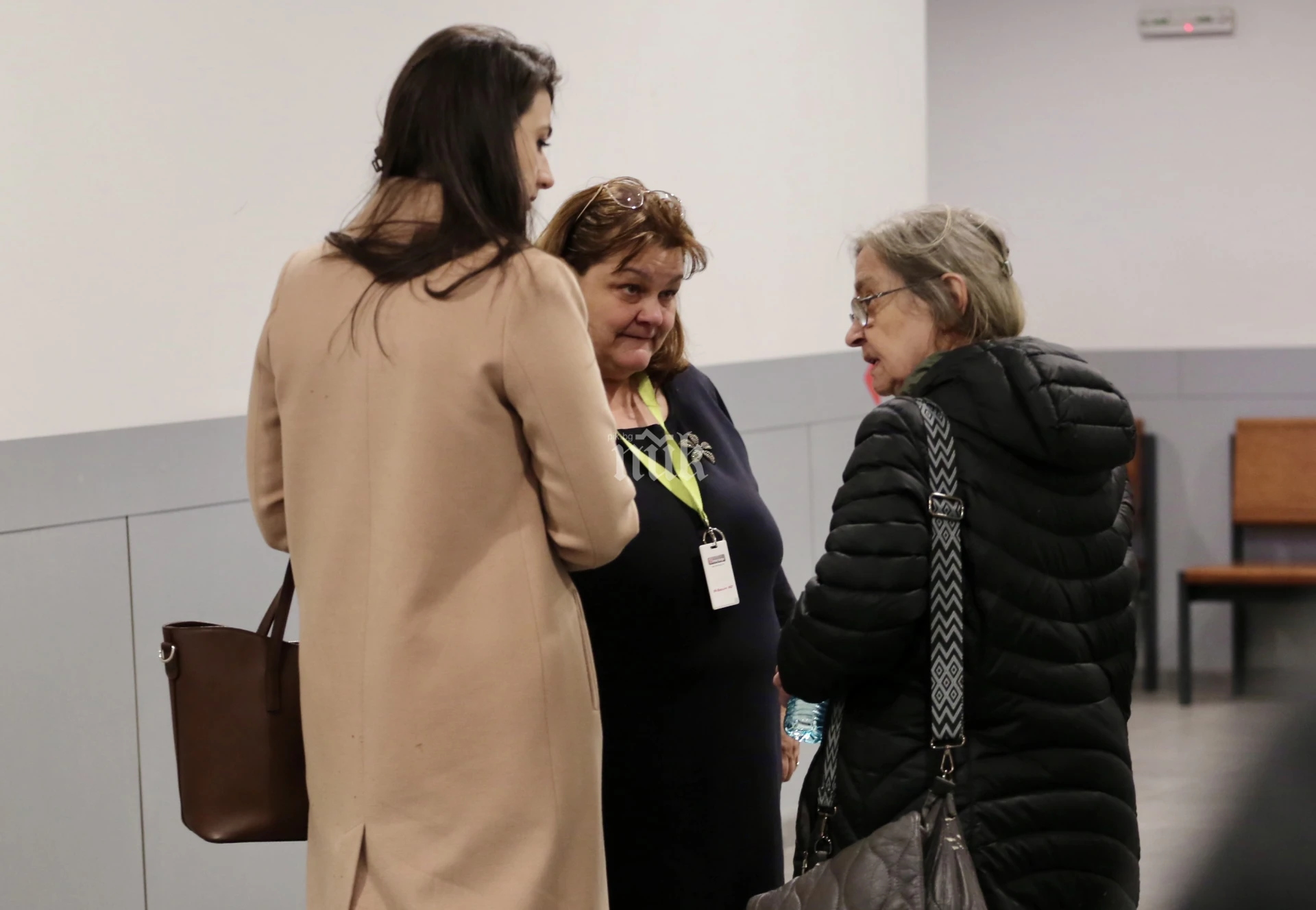 Лена се барна с чанта за 300 евро за съда, а Киро й прати... СНИМКИ