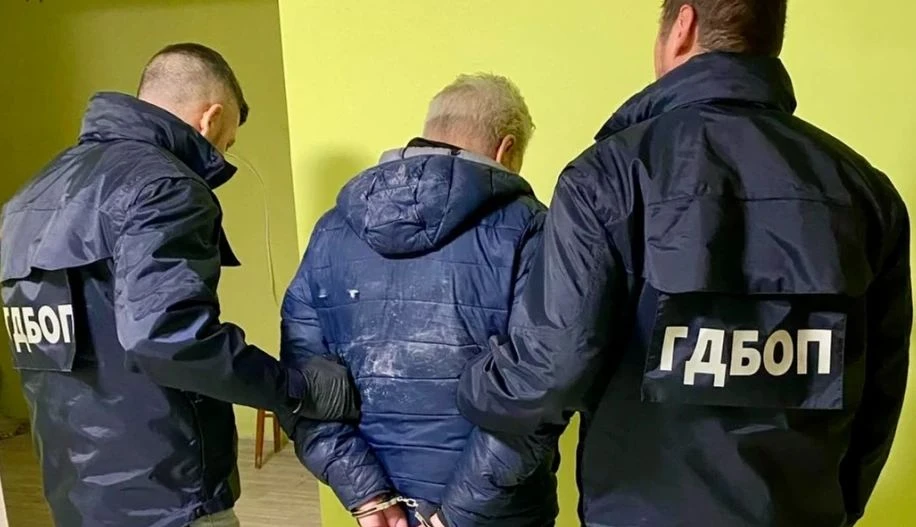 ГДБОП разби нарколаборатория и задържа "химика" СНИМКИ
