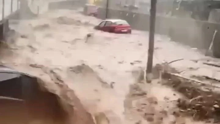Любим курорт на българите е под вода ВИДЕО