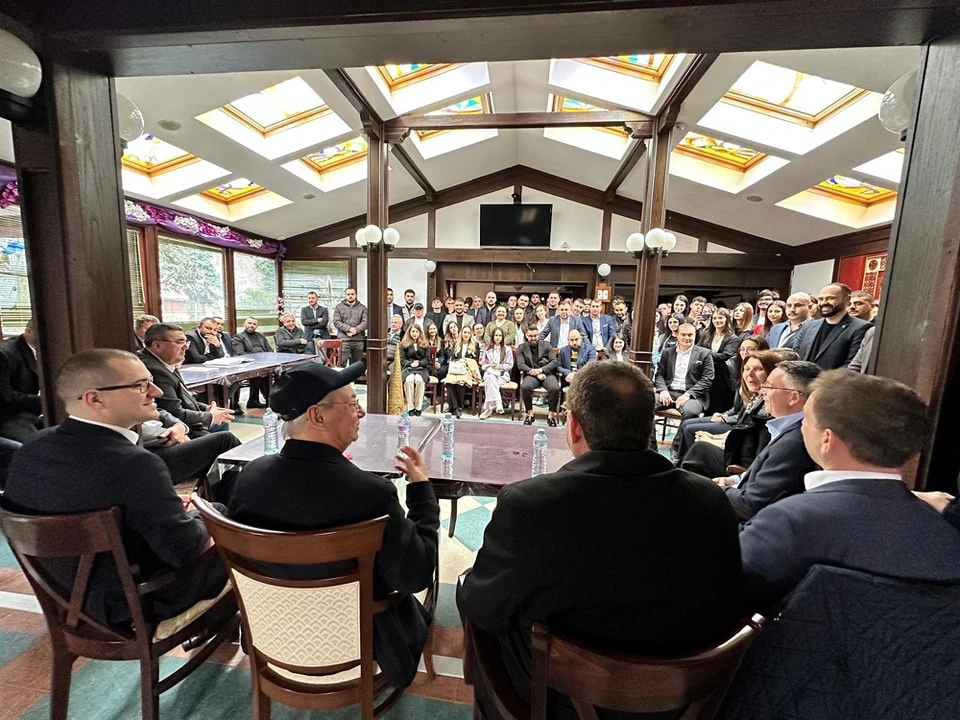 Демитологизацията на митолога