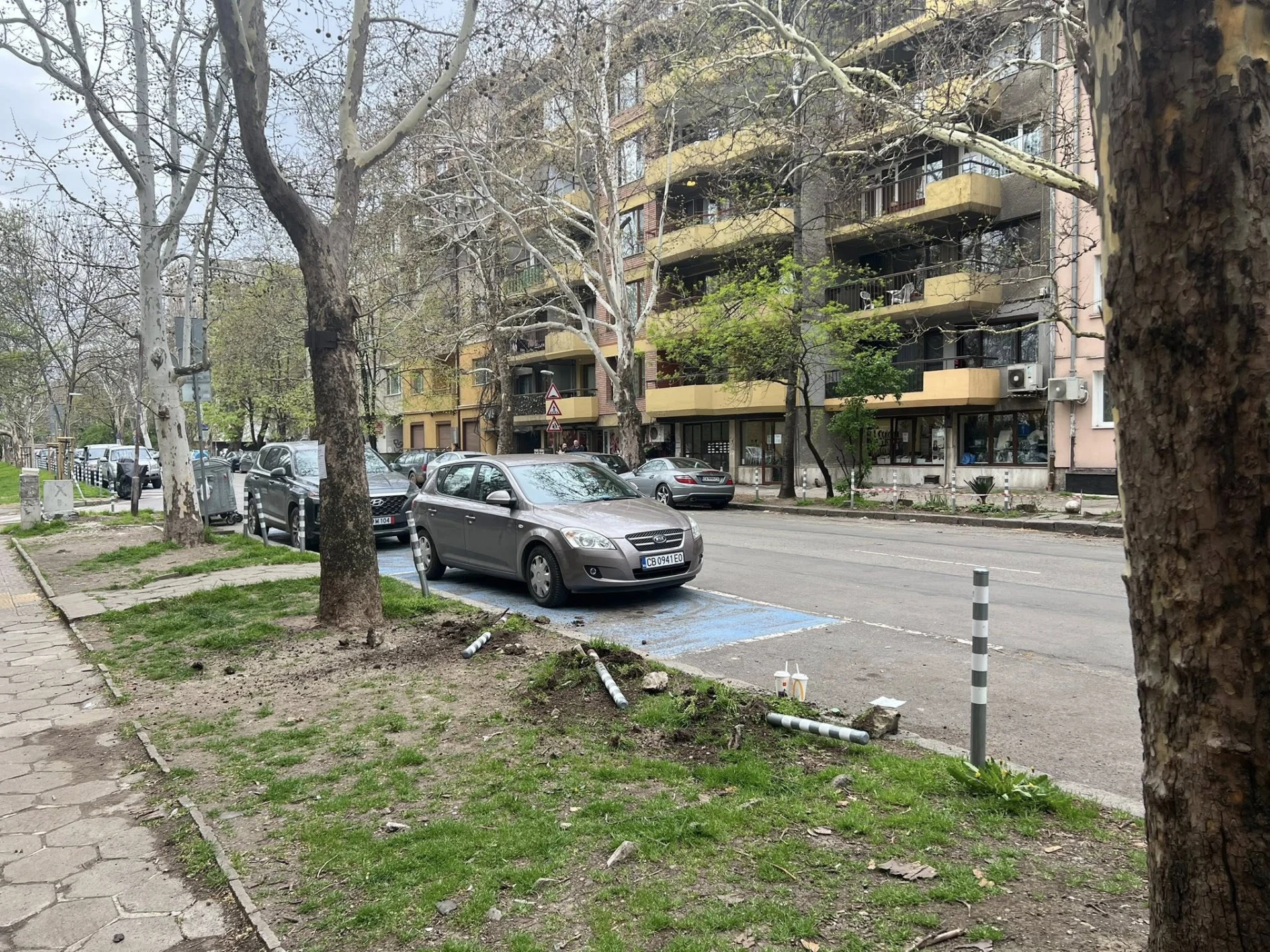 Първо в БЛИЦ! Извънредна ситуация пред пицария в София, ето какво се случва СНИМКИ 