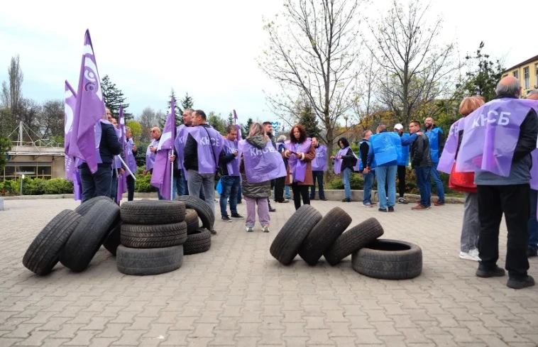 София е парализирана: Протести блокираха ключови места в столицата ВИДЕО