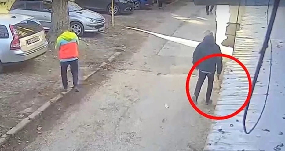 Ексченге вади пищов на баща, полицаят на място - син на нарушителя
