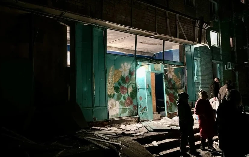 Русия атакува масирано Днипро с дронове, има загинали, пожари и поразени сгради ВИДЕО
