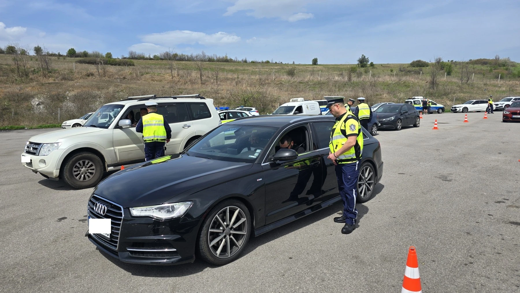 Мащабна специализирана полицейска операция в страната, ето какво се случва СНИМКИ