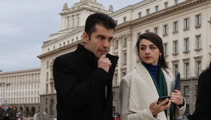 Съсипаха Лена и ПП след вота: Най-големите шутове на политиката в историята 