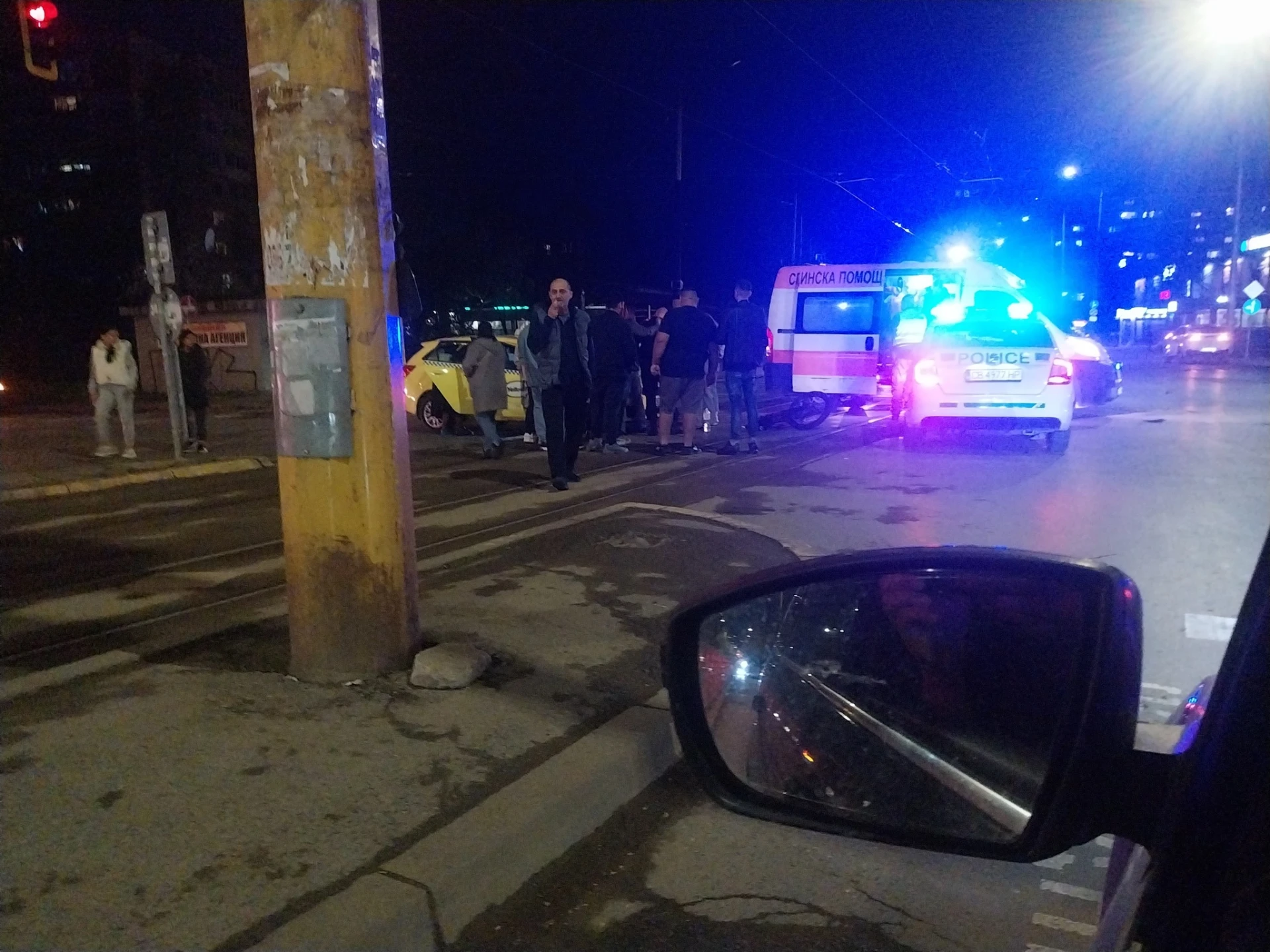 Първо в БЛИЦ! Ад на кръстовище в София заради пиян моторист СНИМКИ 