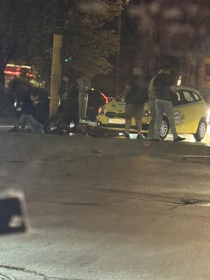 Първо в БЛИЦ! Ад на кръстовище в София заради пиян моторист СНИМКИ 