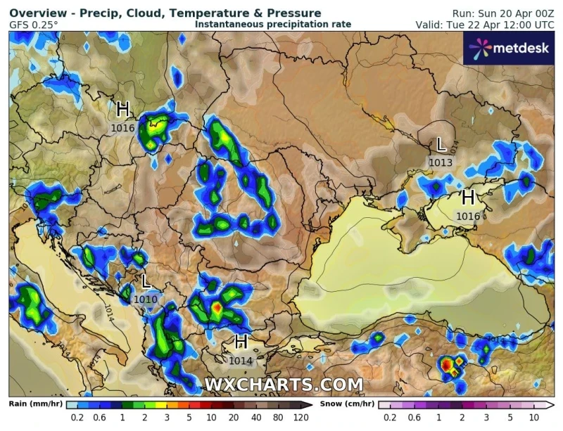 Meteo Balkans предупреди: Мощни гръмотевични бури удрят България, а сняг...
