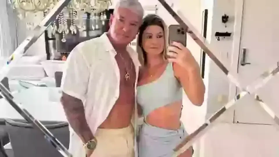 OnlyFans моделка забременя по време на снимки, мъжът й научи и...