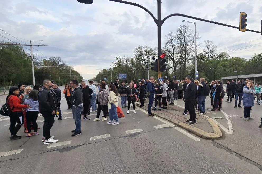 Жители на „Захарна фабрика“ в София излязоха на протест