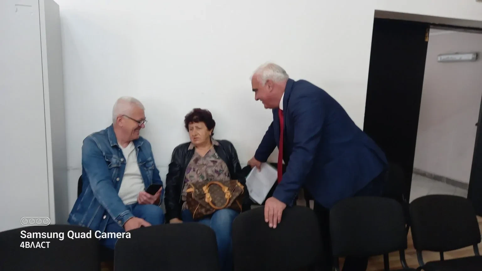 Селски кметове намазаха яко, джобовете им се напълниха с пари