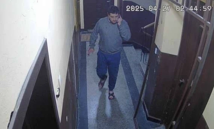 Крадец остави мръсните си джапанки, сега разхожда свити маратонки из Мездра СНИМКА