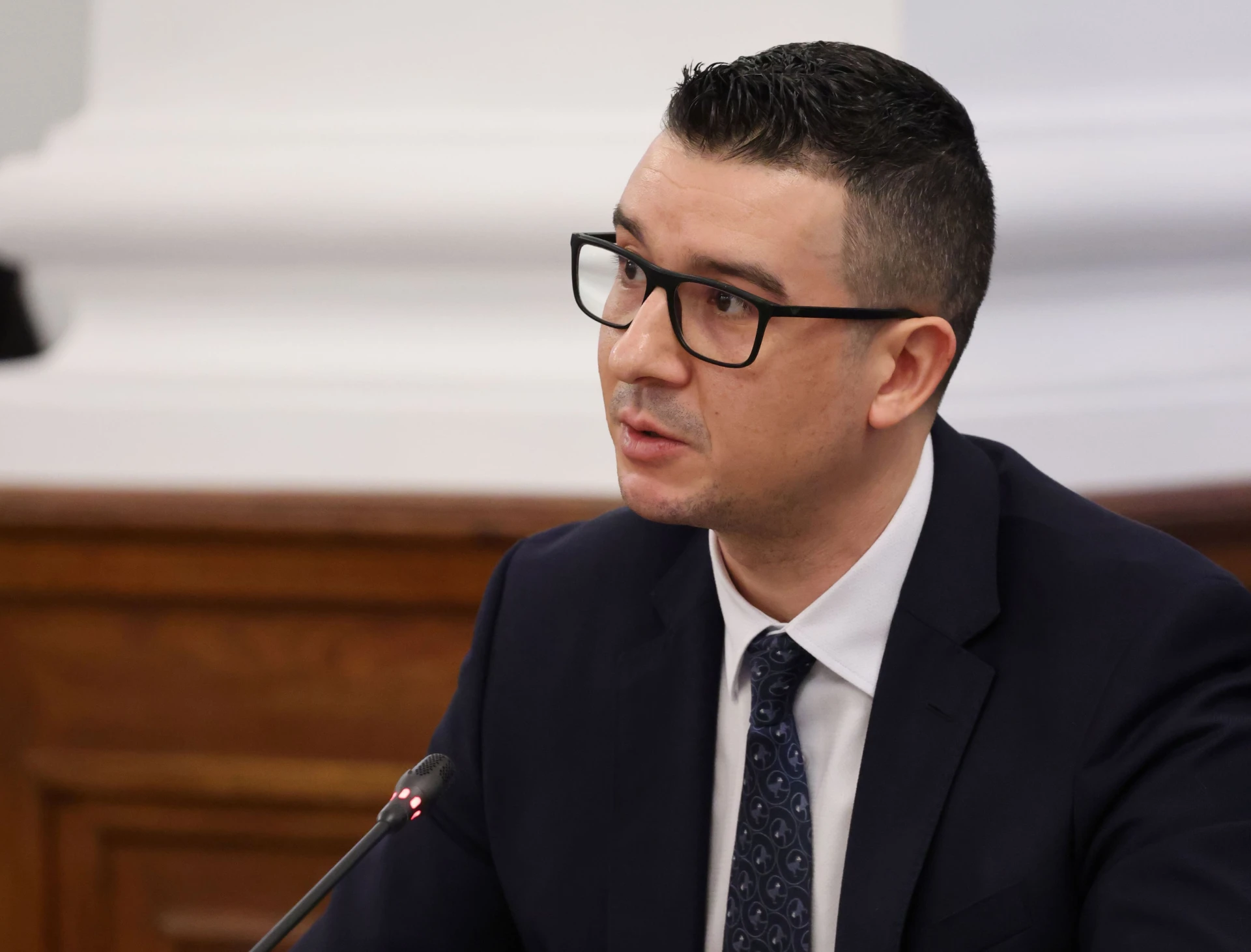 Министър Дилов: Усилията ни са насочени да се запазят работните места и да се съхранят производствените мощности на завода за хартия в Стамболийски