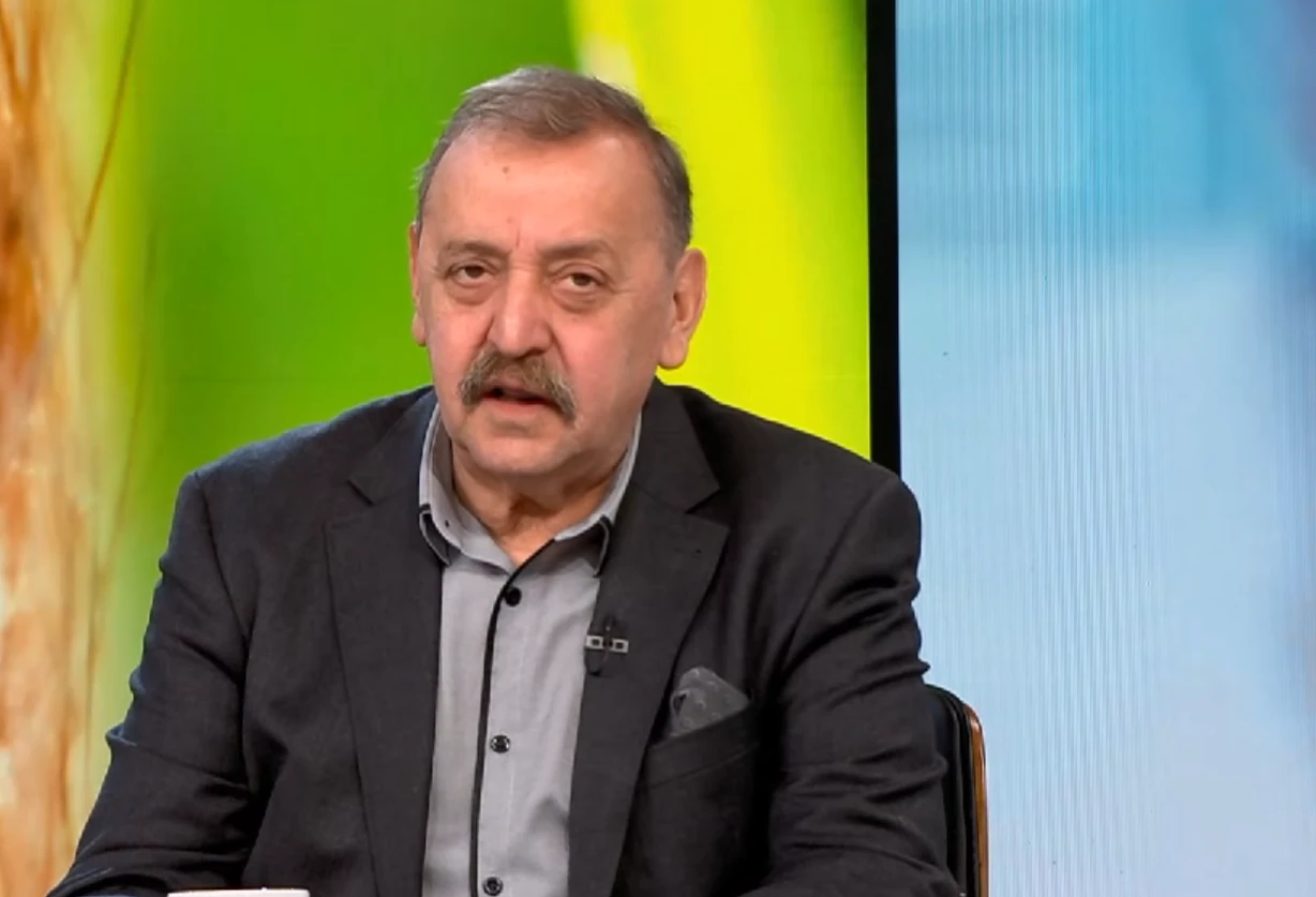 Проф. Кантарджиев стряскащо: Ще стане страшно, ако само се чешеш и... ВИДЕО