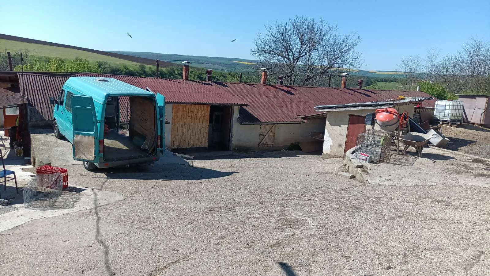Спипаха дядо да върти незаконен бизнес в Разградско СНИМКИ
