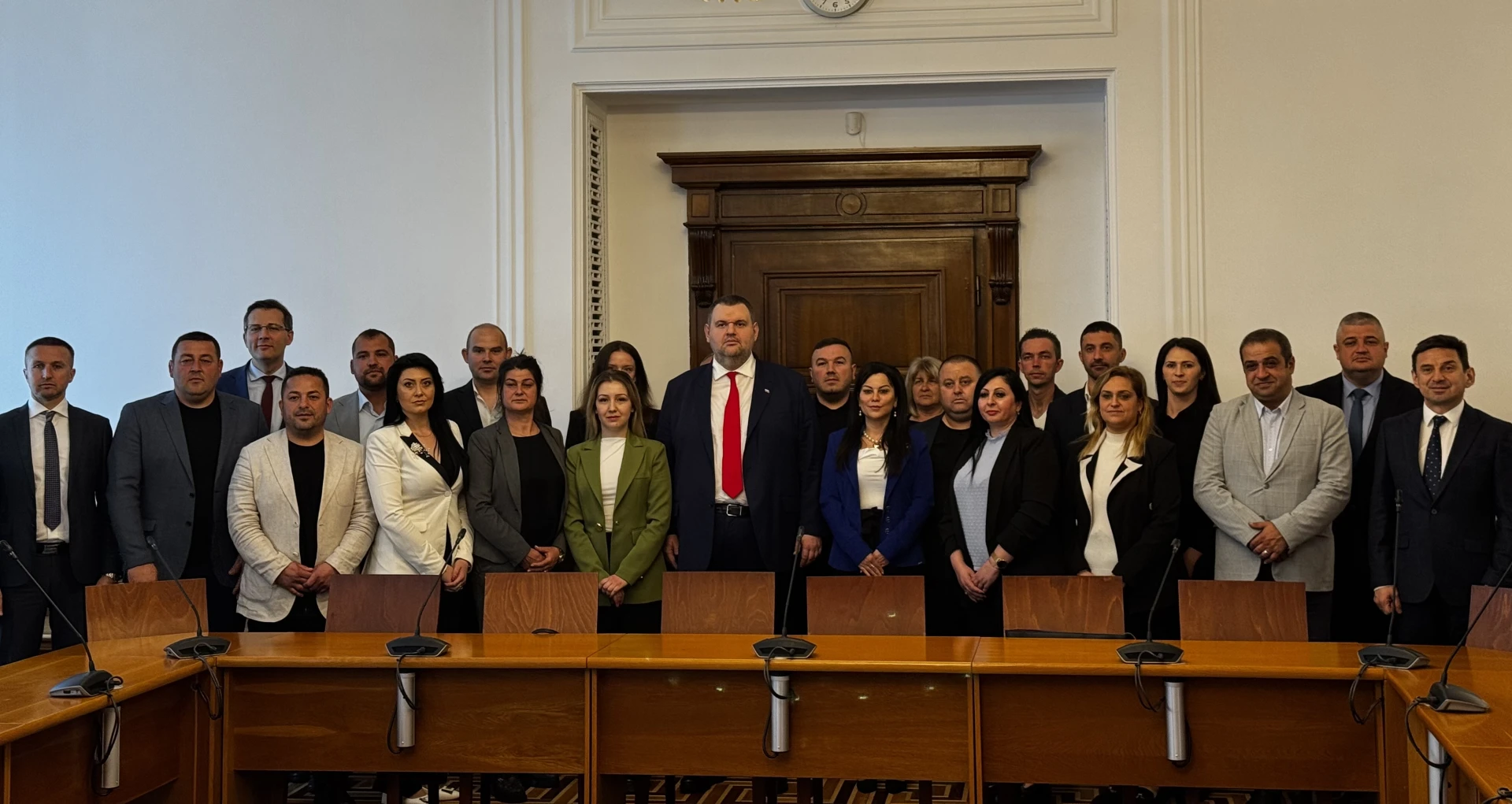 Пеевски проведе работна среща с кметове и общински съветници от Разград