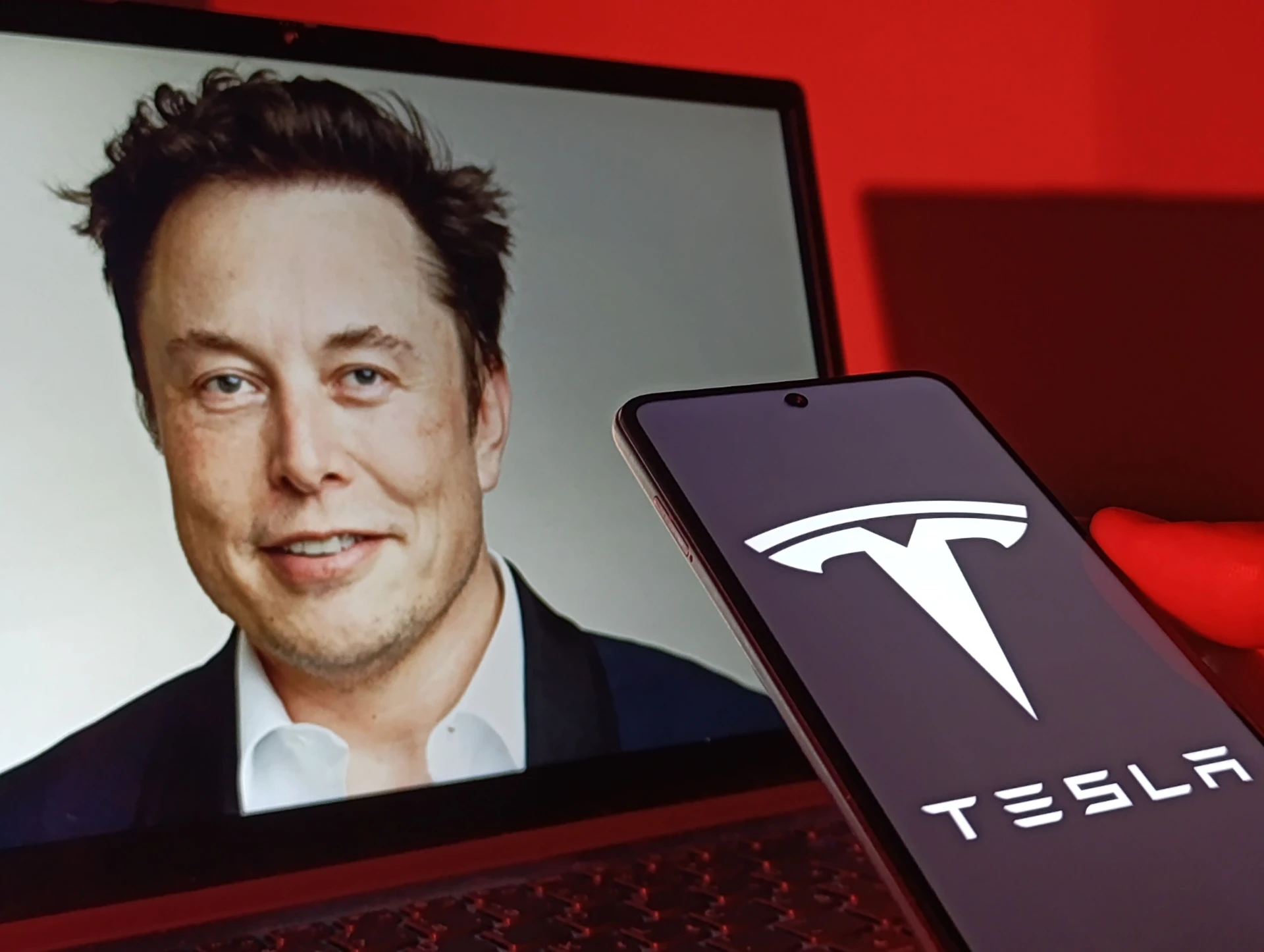 Завъртя се страшна интрига - махат Мъск от Tesla? 