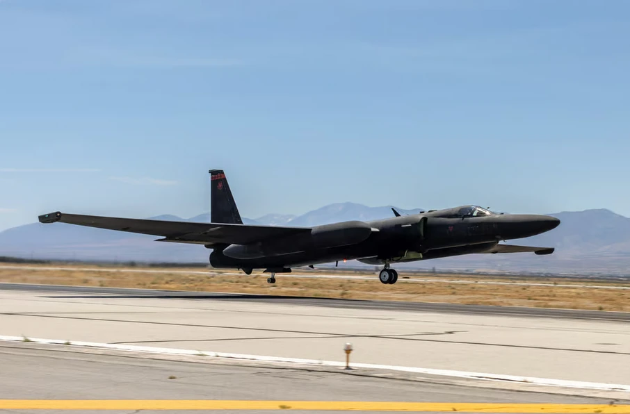 САЩ свалят на земята легендарния шпионски самолет U-2 Dragon Lady
