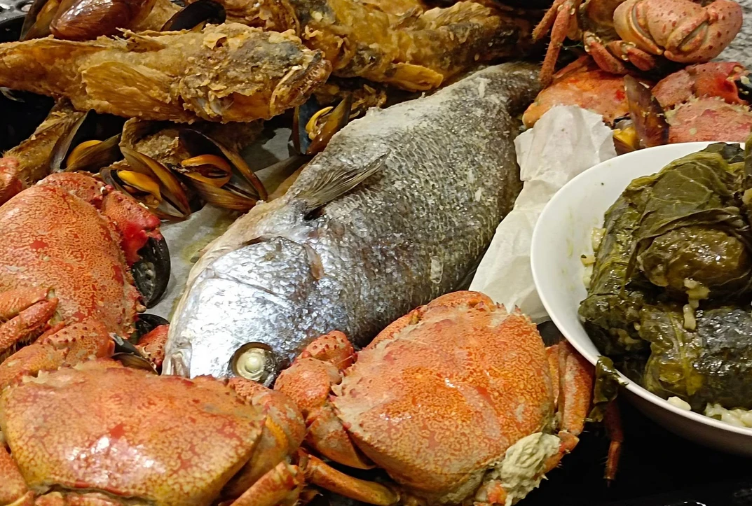 Цена 48 лв. за 4 човека, а на масата най-вкусната черноморска риба, раци и сарми СНИМКИ