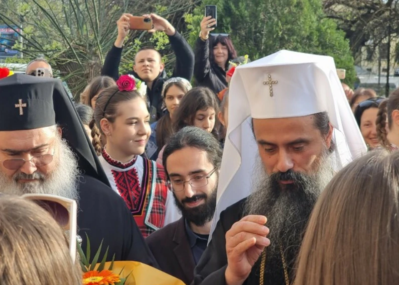 Патриарх Даниил зове Божията помощ