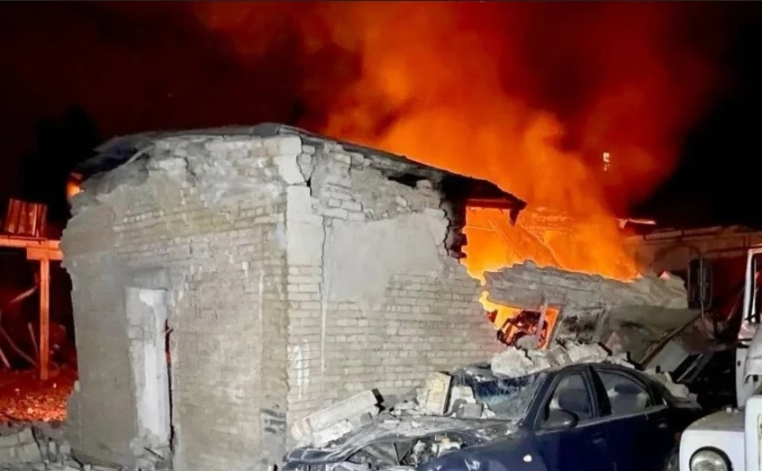 Пожари и хора под развалините след масирана атака с дронове по Запорожие ВИДЕО