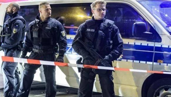 Извънредно: Кола се вряза в група хора в Щутгарт