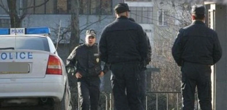 Само в БЛИЦ! Край "Пирогов" гъмжи от ченгета, ще се лее ли кръв