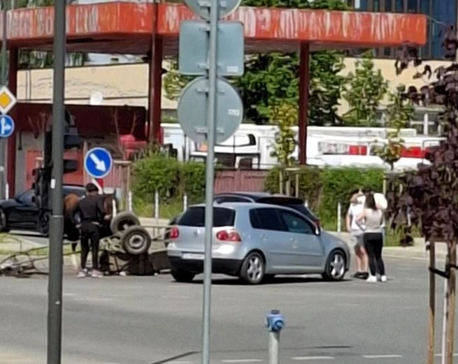 Такова зрелищно меле София не помни, хора хвърчат след сблъсъка СНИМКИ 
