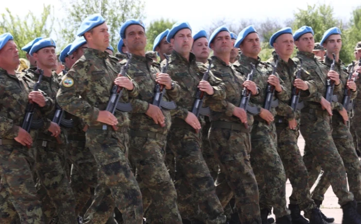 Близо 700 военни ще преминат през парада на 6 май, техника няма да има