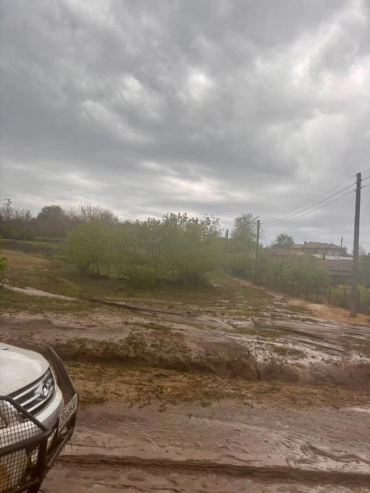 Апокалипсис на това място в България, всичко бе под вода, кметът обяви бедствено положение