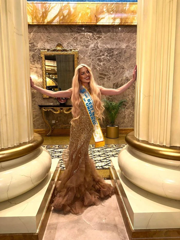 Теа Де Анджелис взриви Dubai Fashion Week и грабна Best Model of Dubai! СНИМКИ