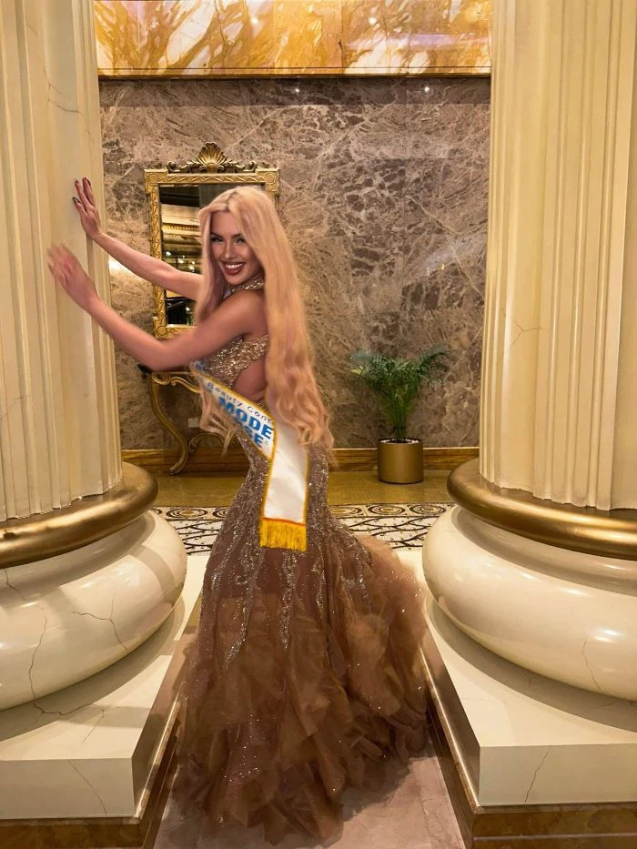 Теа Де Анджелис взриви Dubai Fashion Week и грабна Best Model of Dubai! СНИМКИ