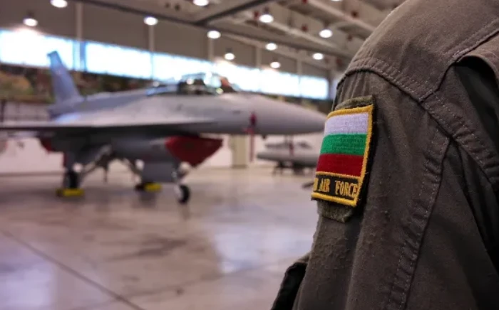 Военният министър с голяма новина за изтребителите F-16