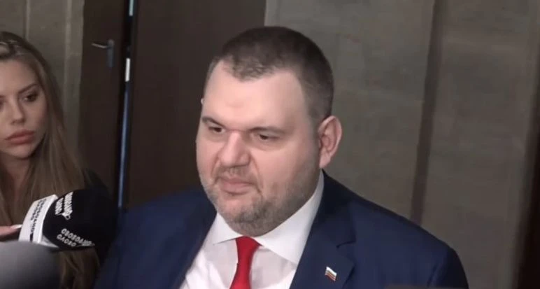 Пеевски: Призовавам да се работи за хората! Няма да позволя България да бъде хвърлена в бездната! БЛИЦ Live