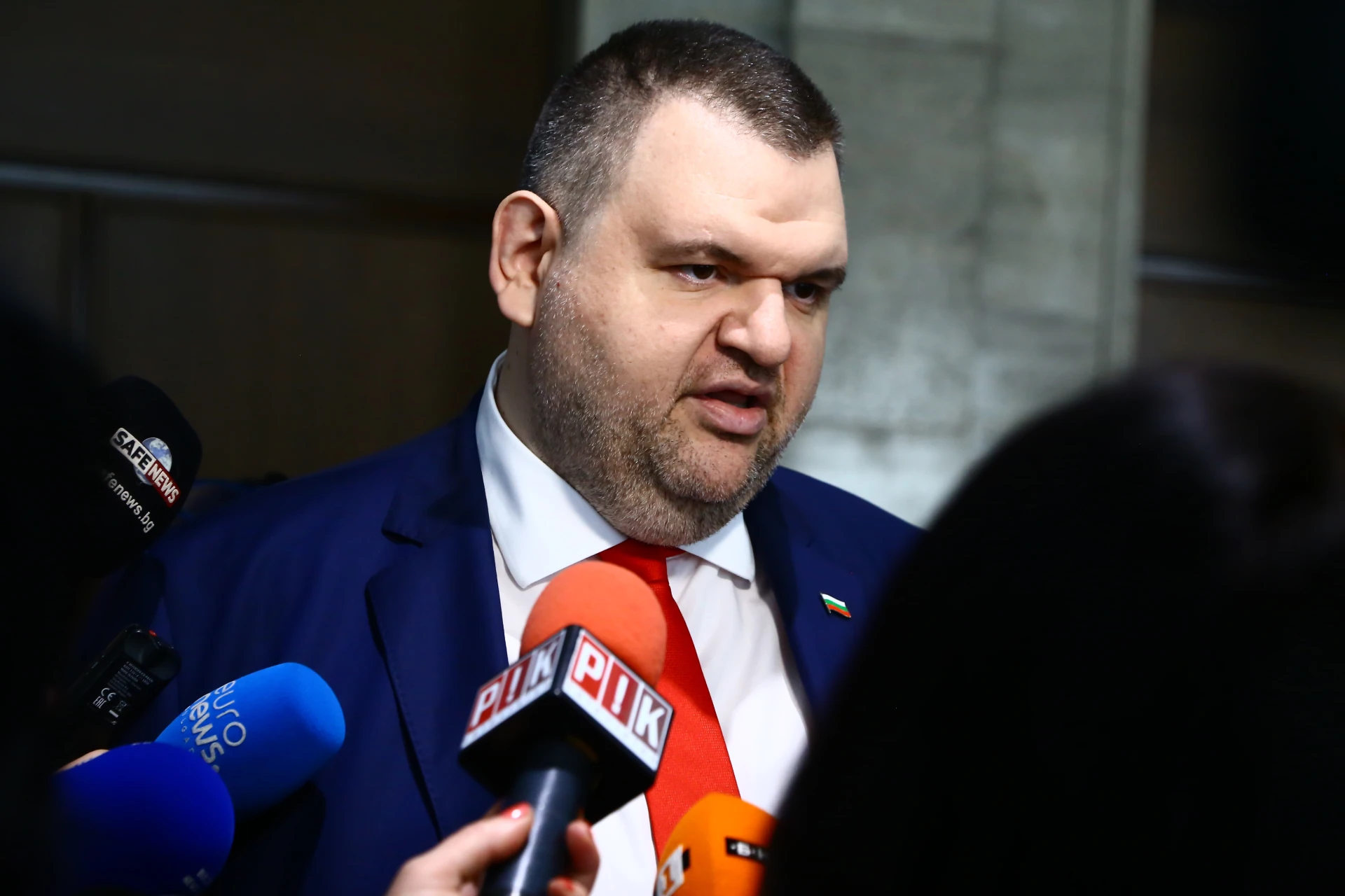 Пеевски: Призовавам да се работи за хората! Няма да позволя България да бъде хвърлена в бездната! БЛИЦ Live