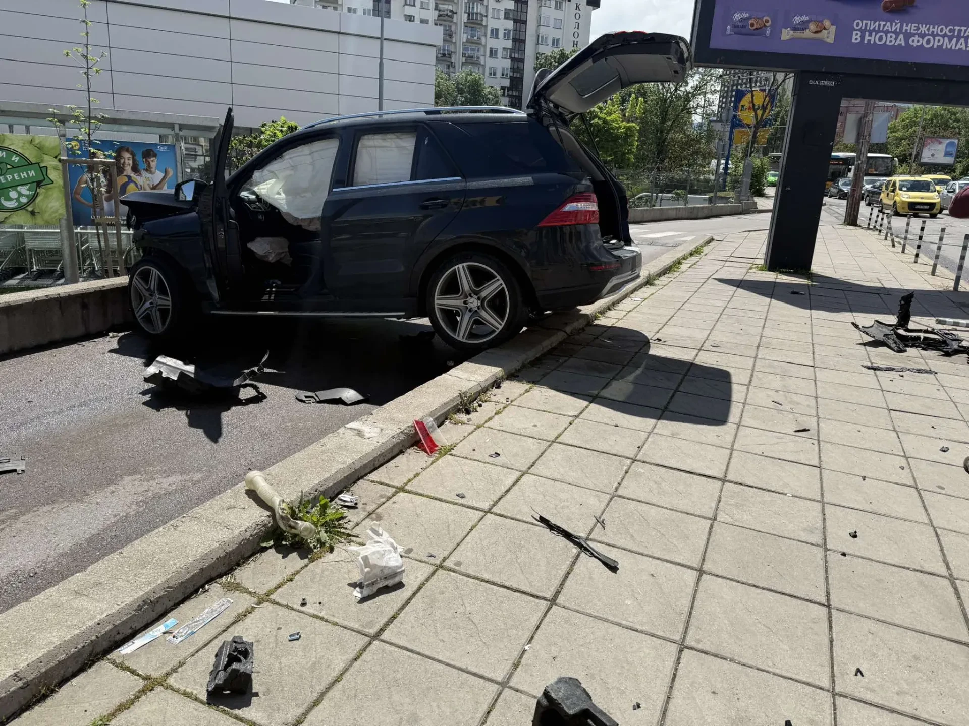 Извънредни подробности за мелето с летящия джип в София, младият му шофьор е... ВИДЕО
