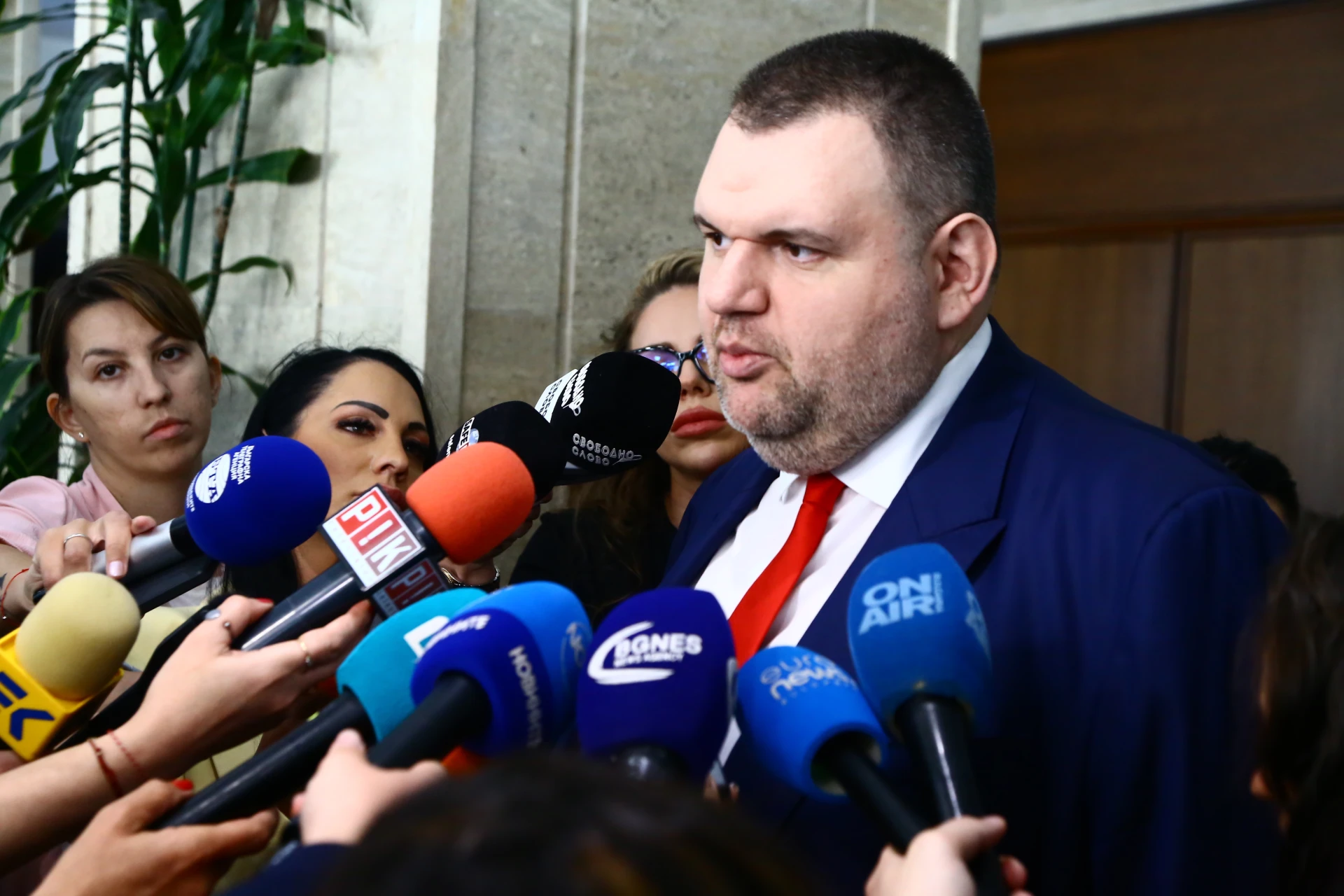 Пеевски: Пуделите се провалят навсякъде. Да спрат с предизборните кампании. Избори няма да има! Трябва да се работи за хората! БЛИЦ Live