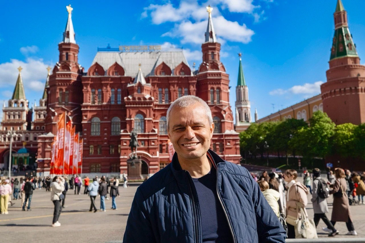 Костадинов показа уникална СНИМКА от Червения площад и разкри тъжната история на дядо си