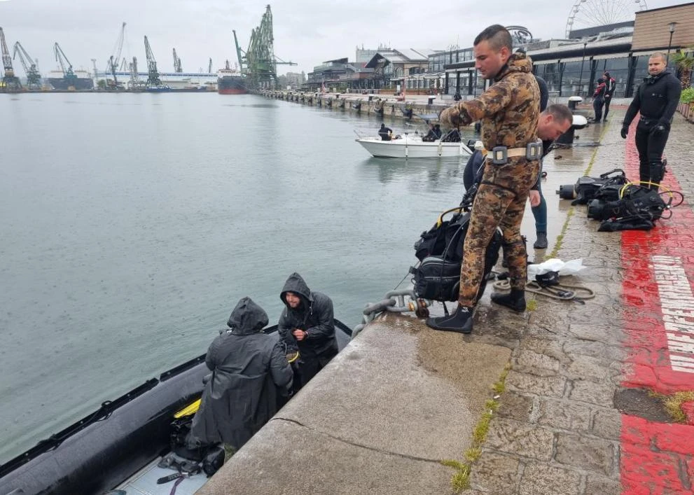 Водолази се гмурнаха в морето край Варна, не е истина какво извадиха СНИМКИ