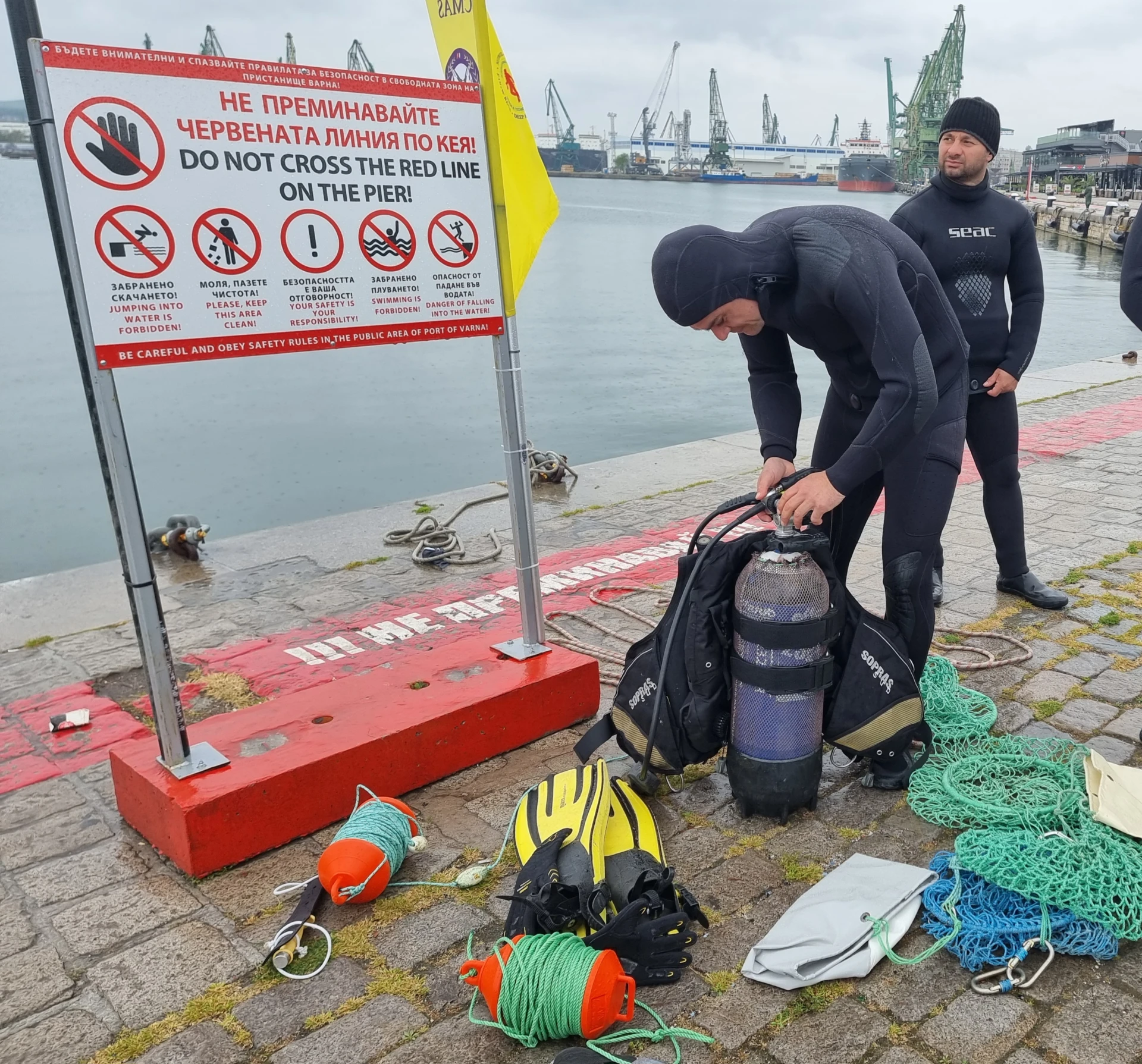 Водолази се гмурнаха в морето край Варна, не е истина какво извадиха СНИМКИ