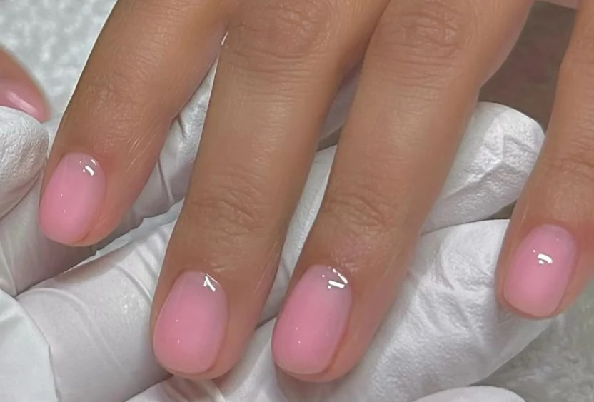 Ice Cream Manicure – цветният акцент на лято 2025 СНИМКИ