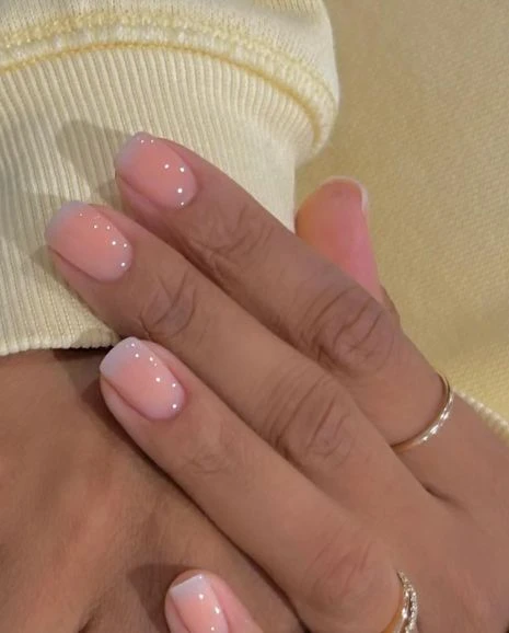 Ice Cream Manicure – цветният акцент на лято 2025 СНИМКИ